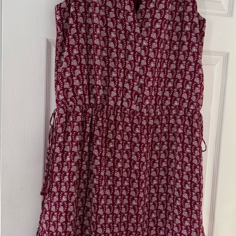 Red and White Sleeveless V-neck Sundress